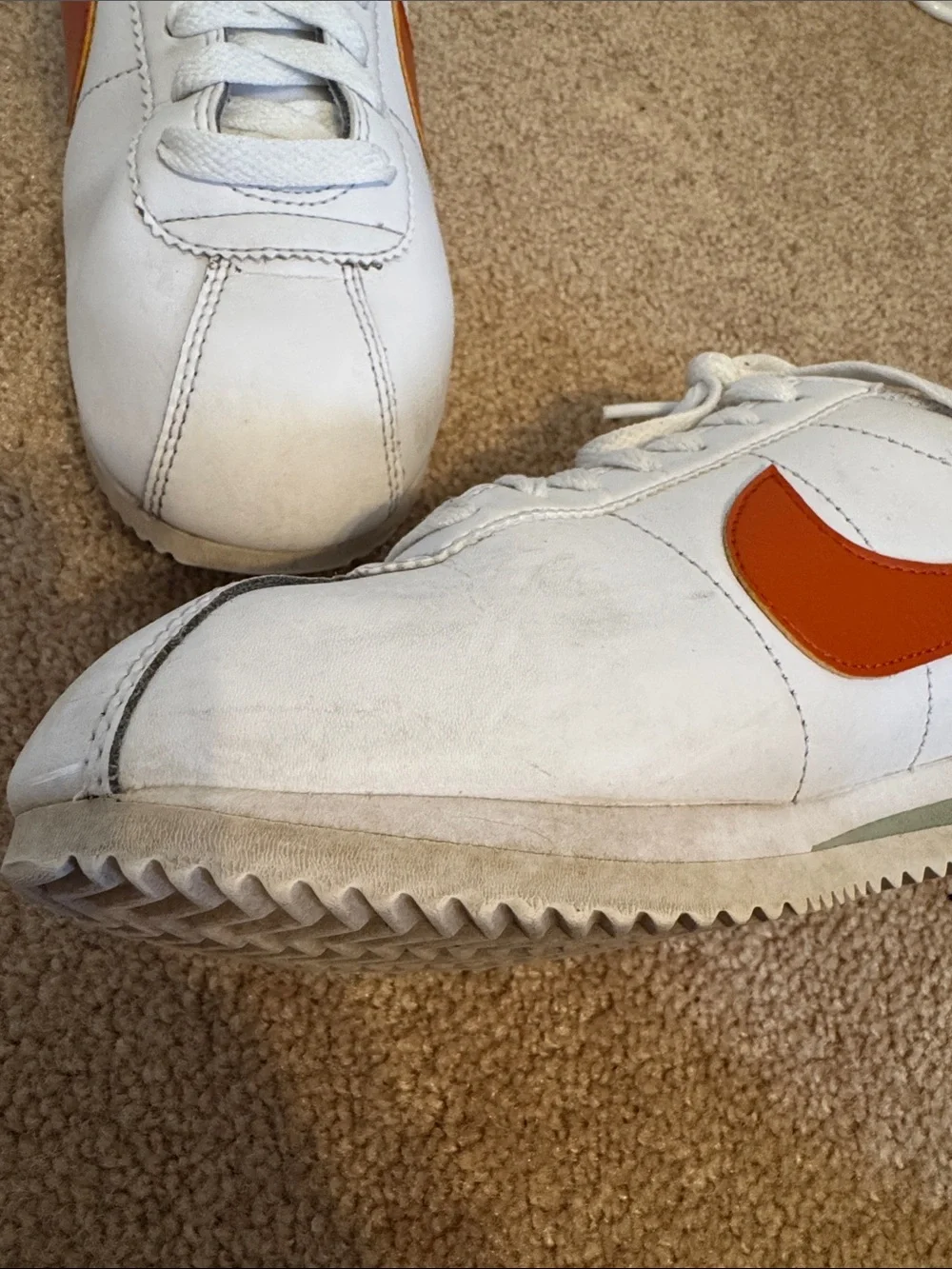 Nike sneaker heel padded
